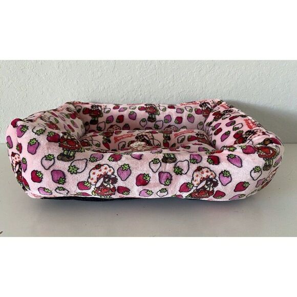 Strawberry Shortcake Dog Cat Pet Cuddler Bed 20 X 16 X 6” Pink Soft Velvet NEW - Picture 6 of 16